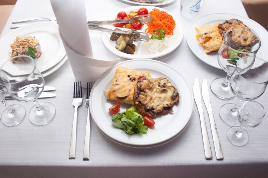 Новогодние корпоративы в банкетном зале Братина